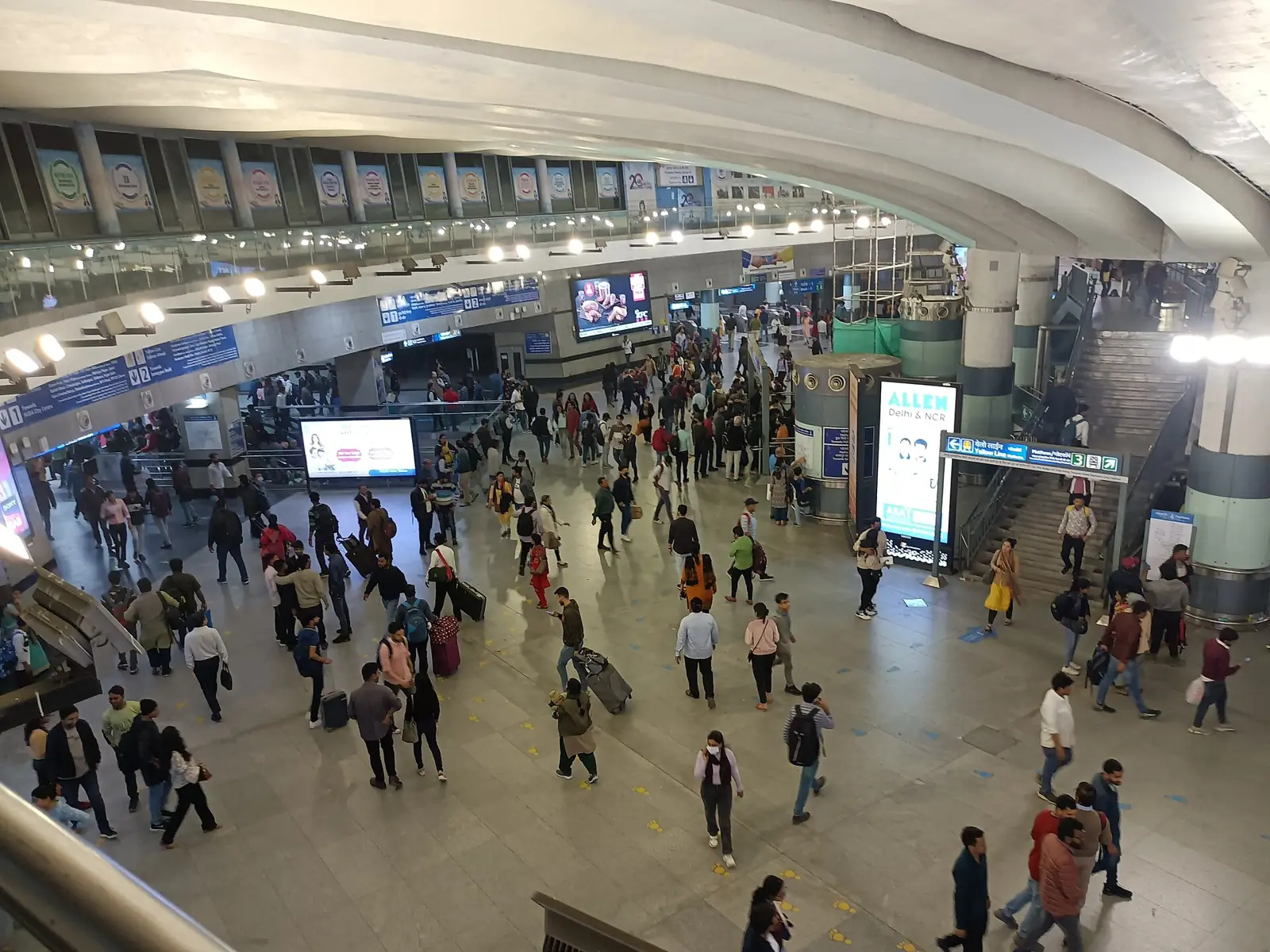 Viewers' gallery at Rajiv Chowk, an underground interchange on the Yellow Line (Line 2).